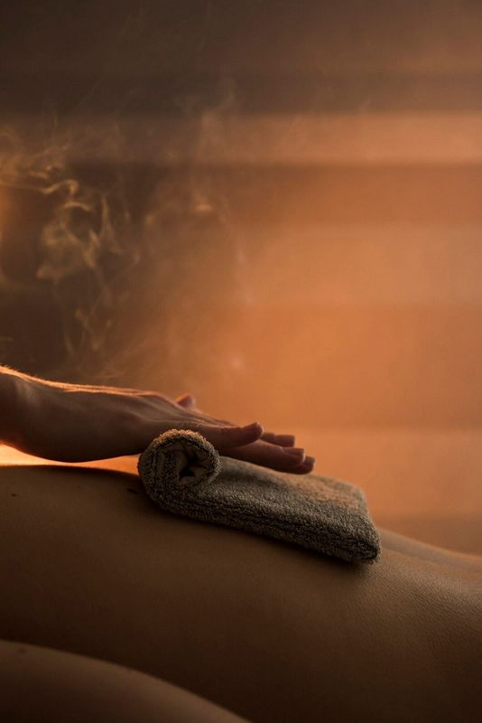 Массаж горячими камнями: преимущества и принцип действия Массаж горячими камнями: преимущества и принцип действия